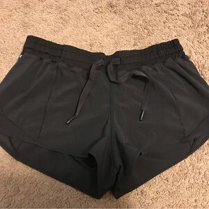 Lululemon Hotty Hot Short (2 1/2" )